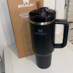 Black Stanley travel quencher 40 oz new in box